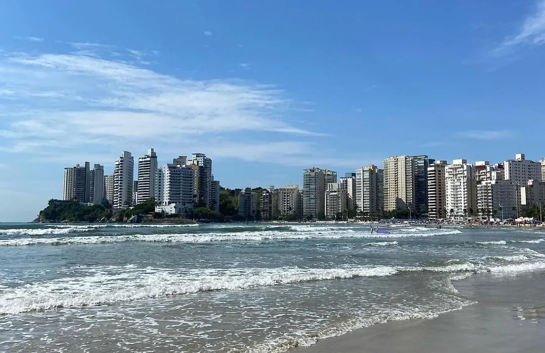 Studio a 30 m da Praia com Garagem Até 4 hóspedes-1